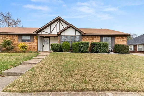 $275,000 | 2337 Dalewood Lane, Bedford, TX 76022