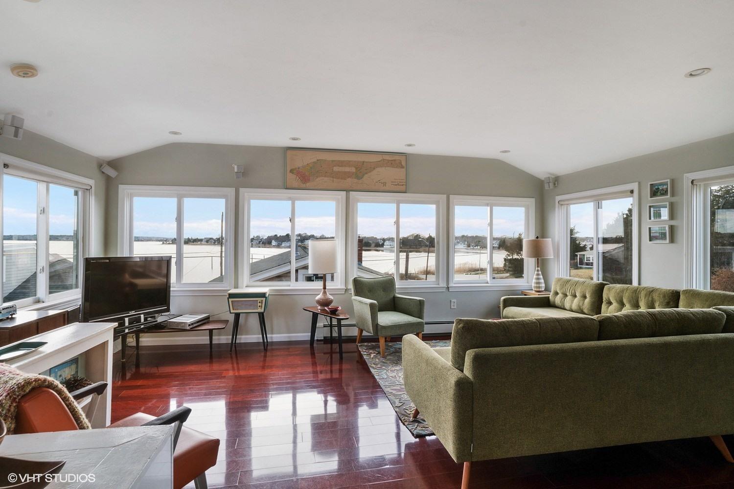 7 Cape Cod Lane Pocasset, MA 02559 - Photo 3 of 6 02_7CapeCodLn_1_LivingRoom_MLSuse_1500x1