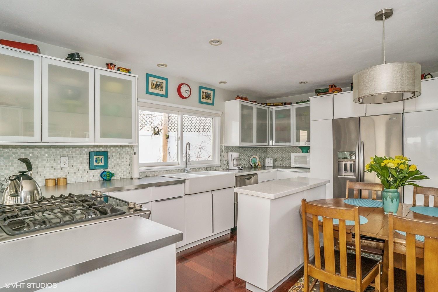 7 Cape Cod Lane Pocasset, MA 02559 - Photo 4 of 6 04_7CapeCodLn_5_Kitchen_MLSuse_1500x1500