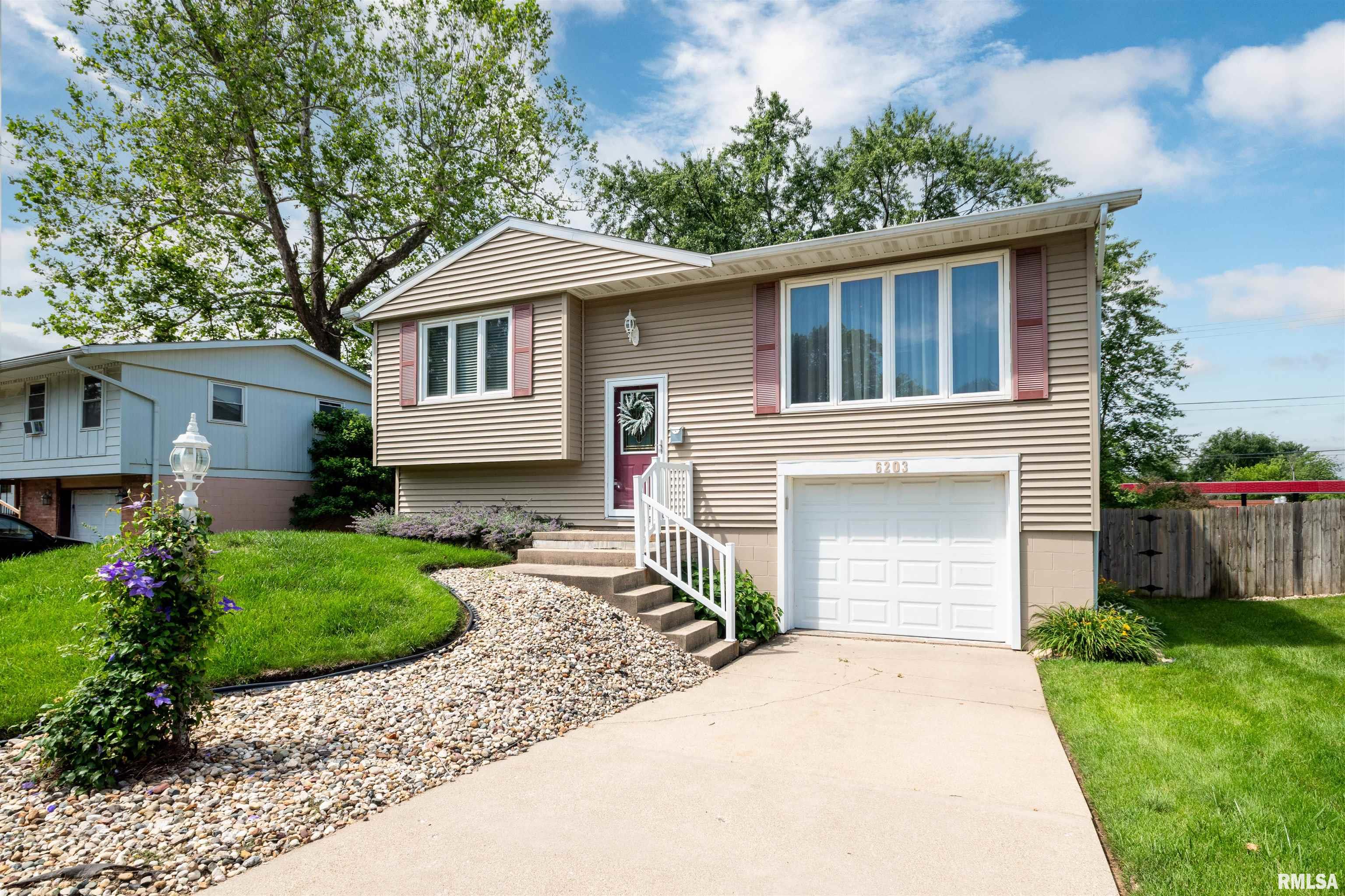 6203 North Randwick Road Peoria, IL 61615 - Photo 2 of 35