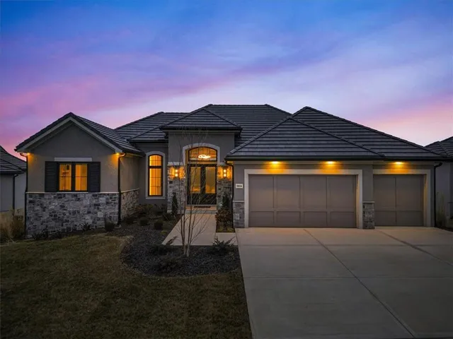 $1,425,000 | 5818 North Lucerne Avenue, Kansas City, MO 64151