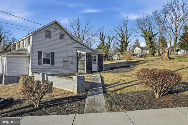 $299,900 | 2 Old Chapel Avenue, Boyce, VA 22620