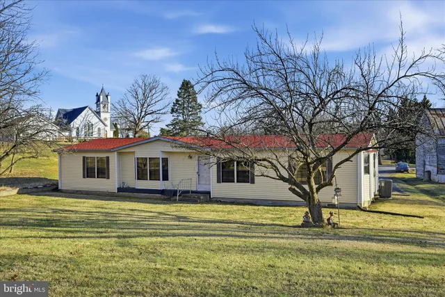 $349,000 | 2 Old Chapel Avenue, Boyce, VA 22620