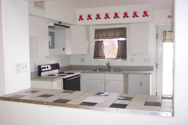 1633 West Briles Road Phoenix, AZ 85085 - Photo 6 of 9 Kitchen