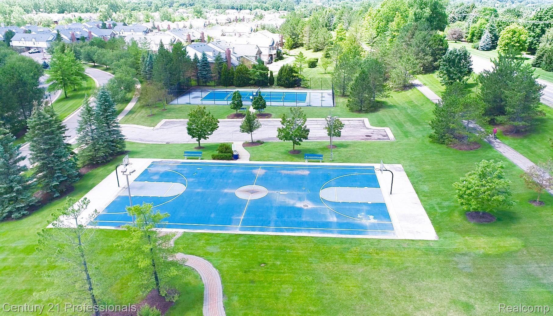 5076 Belmonte Drive, Unit 2 Rochester, MI 48306 - Photo 65 of 68 Image25.jpg