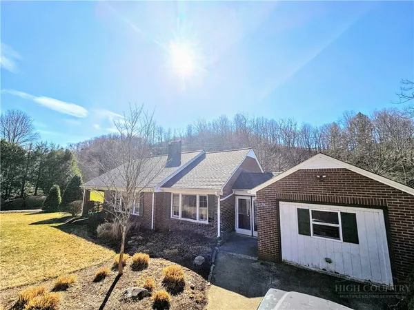 $299,900 | 270 Wade E Vannoy Drive, West Jefferson, NC 28694