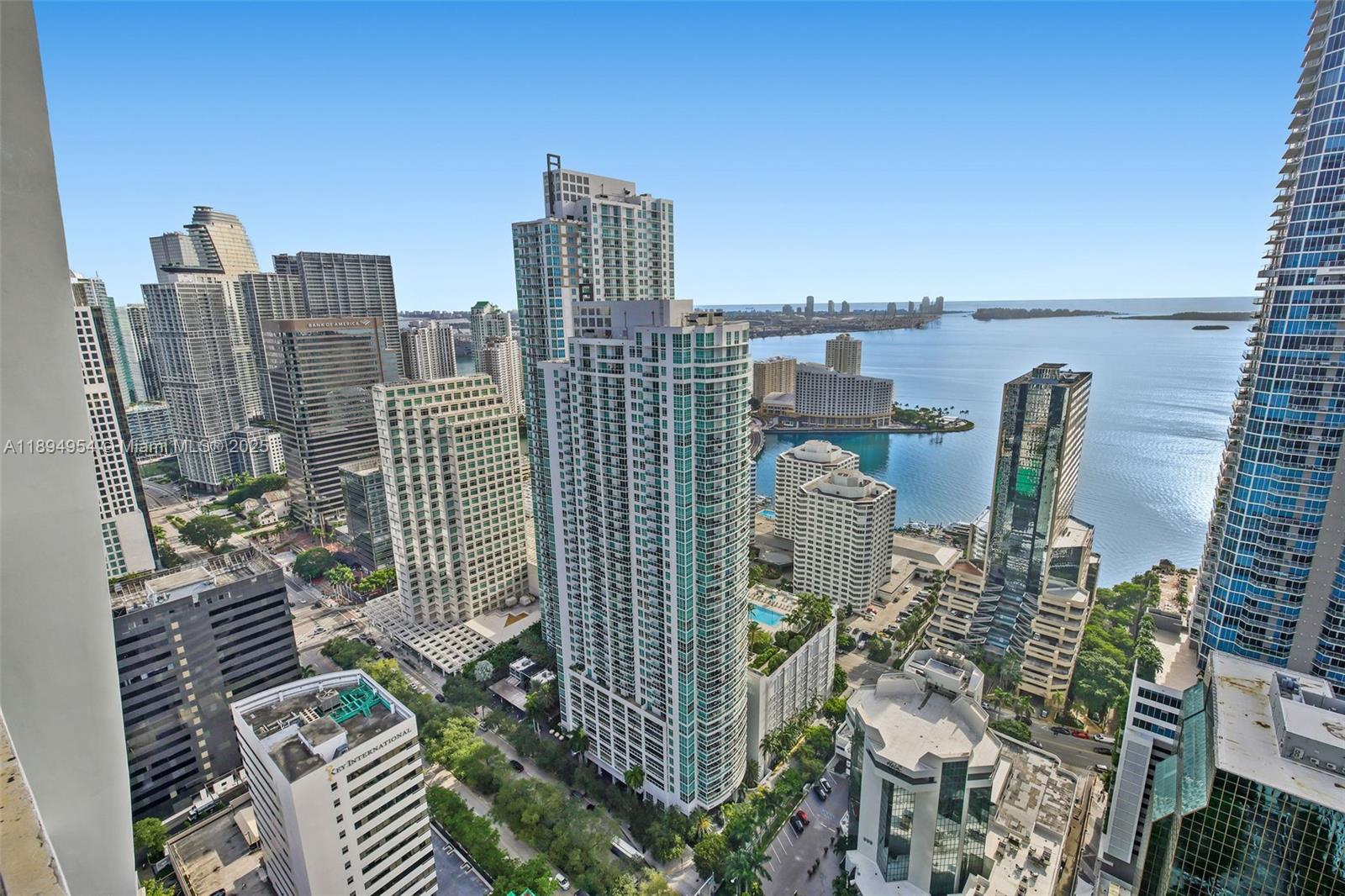 1010 Brickell Avenue, Unit 4704 Miami, FL 33131 - Photo 18 of 65