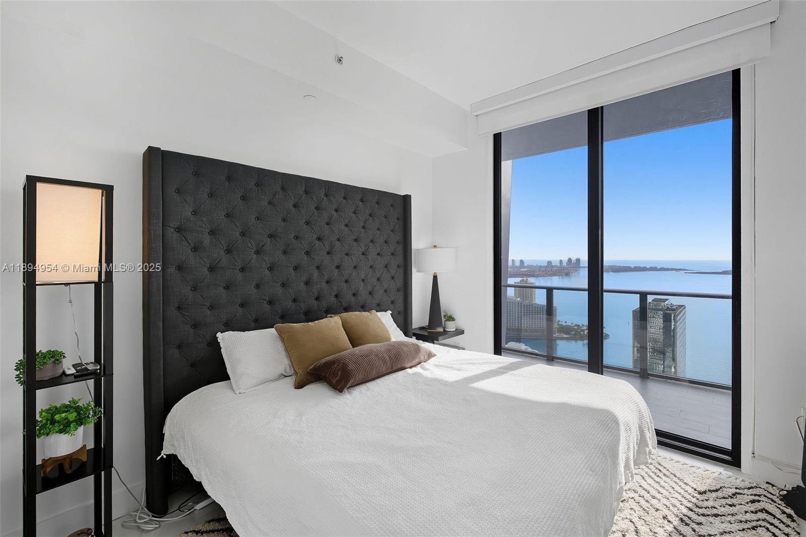 1010 Brickell Avenue, Unit 4704 Miami, FL 33131 - Photo 33 of 65