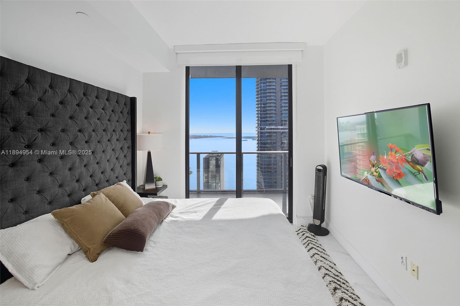 1010 Brickell Avenue, Unit 4704 Miami, FL 33131 - Photo 34 of 65