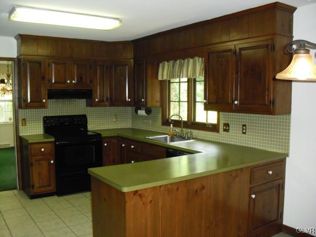 3514 Eton Road Allentown, PA 18104 - Photo 3 of 16 Gallery Image 3