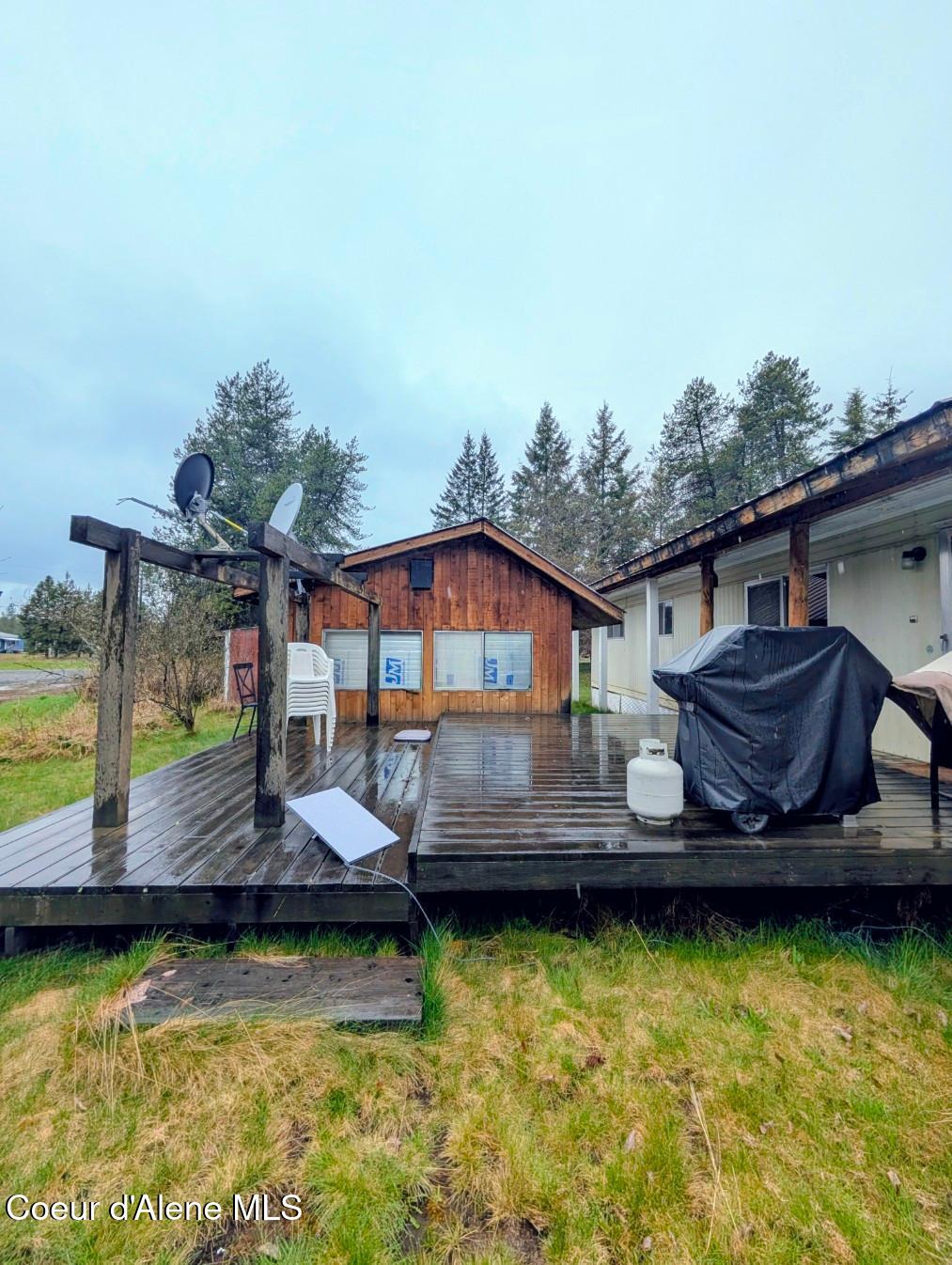 968 Roosevelt Road Bonners Ferry, ID 83805 - Photo 29 of 34 Deck off of family room