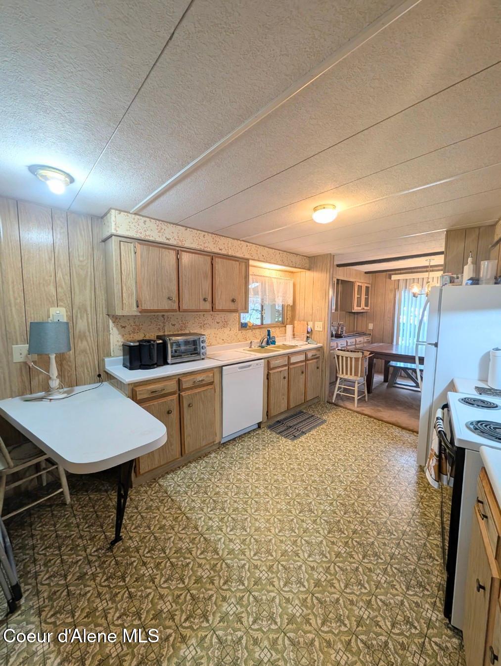 968 Roosevelt Road Bonners Ferry, ID 83805 - Photo 5 of 34 Lots of storage