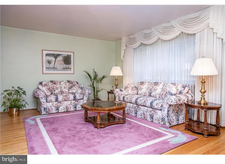145 Ridgefield Road Newtown Square, PA 19073 - Photo 4 of 18 Living Room