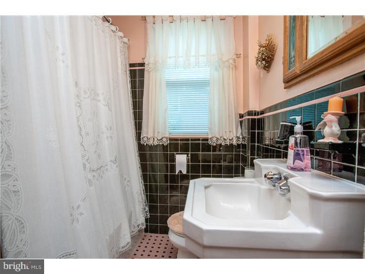 145 Ridgefield Road Newtown Square, PA 19073 - Photo 10 of 18 Bathroom