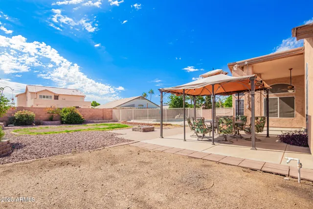 a view of a house with entertaining space