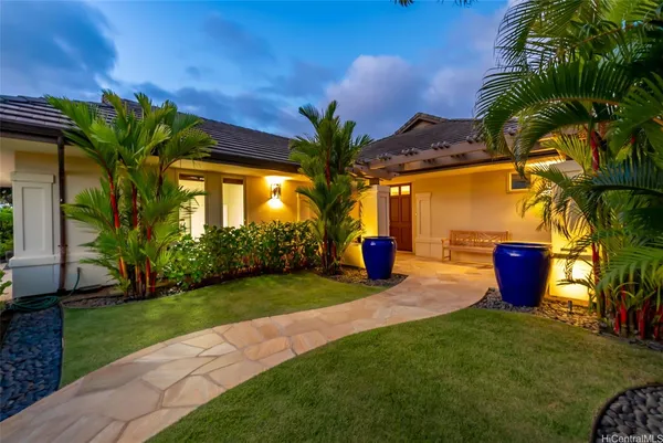 $2,590,000 | 1015 Koko Kai Place, Honolulu, HI 96825