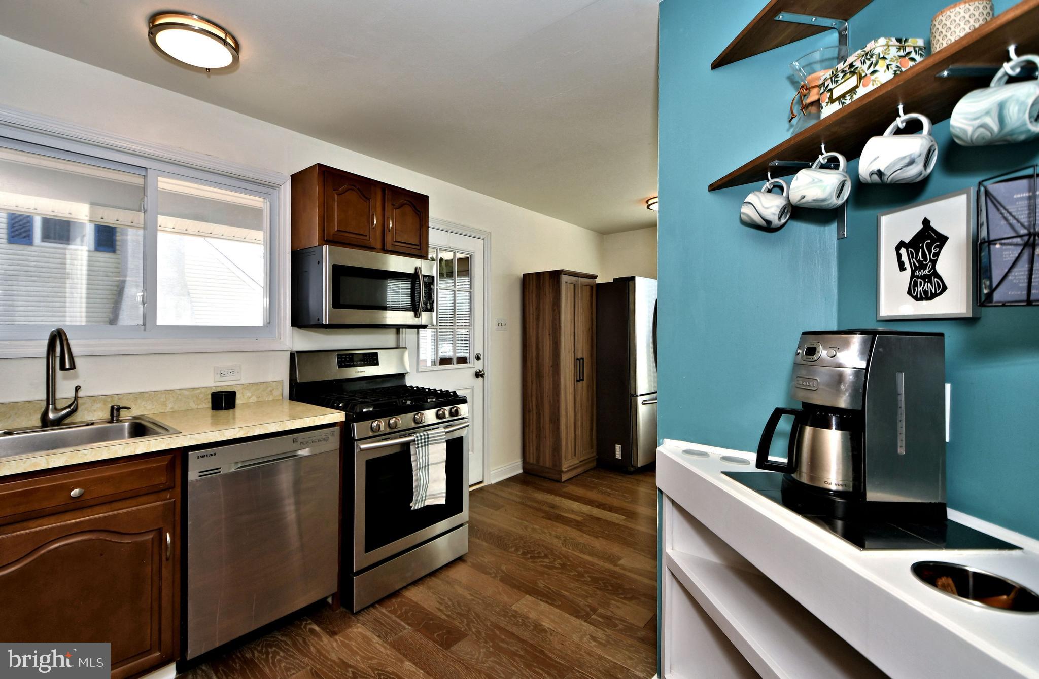 1811 Surrey Road Oreland, PA 19075 - Photo 11 of 48 Kitchen