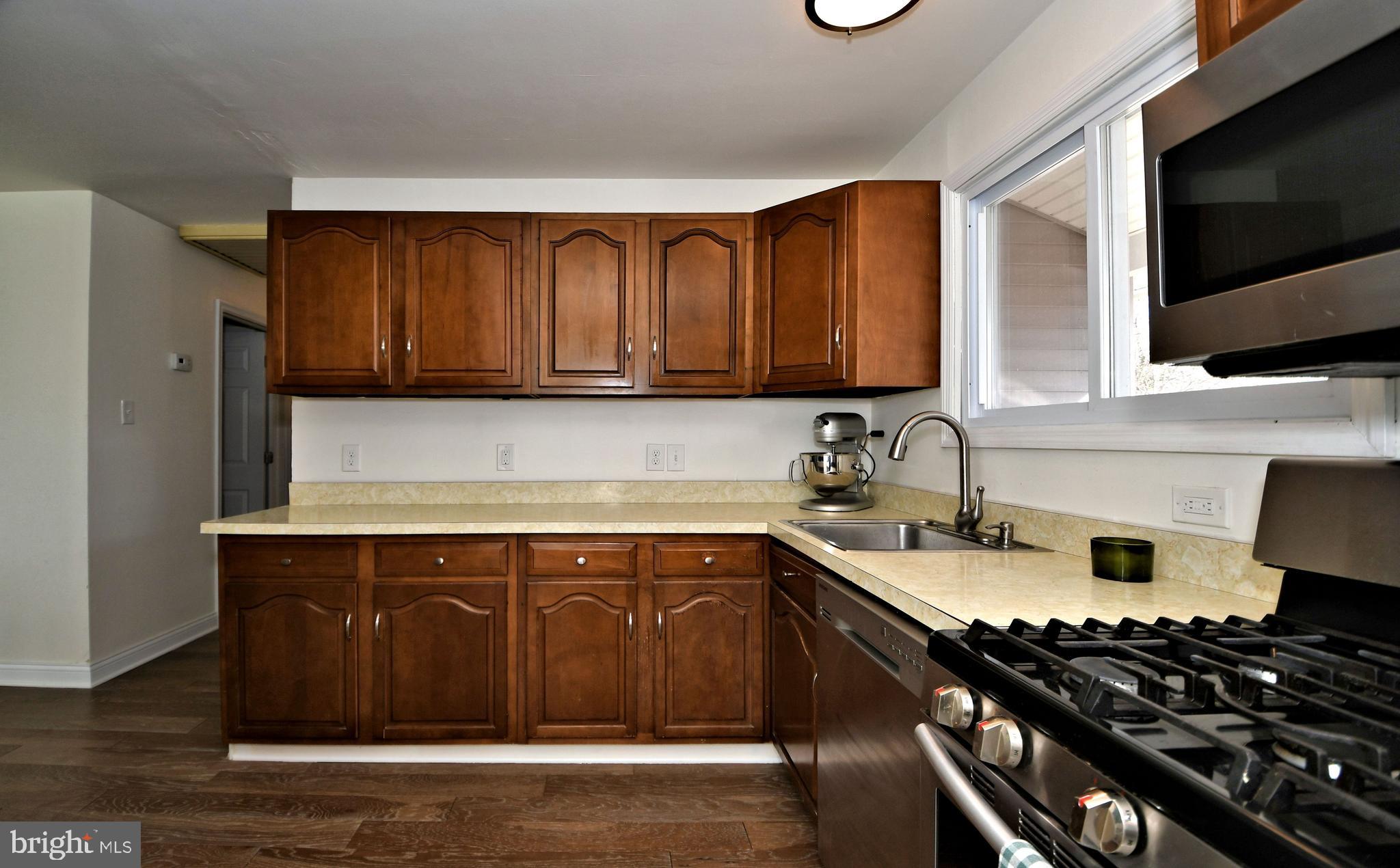 1811 Surrey Road Oreland, PA 19075 - Photo 15 of 48 Kitchen
