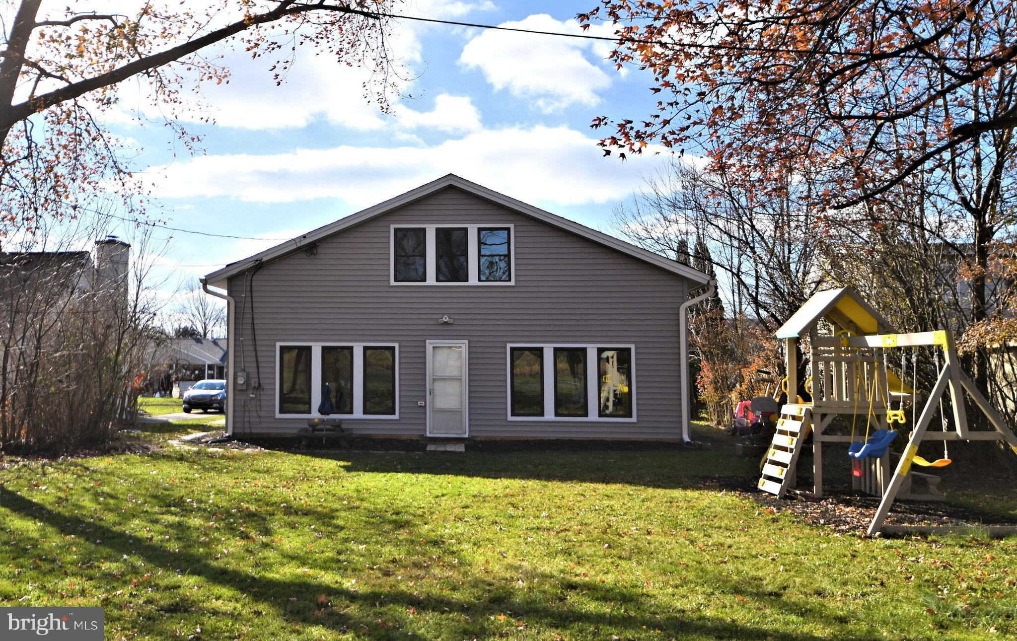 1811 Surrey Road Oreland, PA 19075 - Photo 41 of 48 Exterior rear
