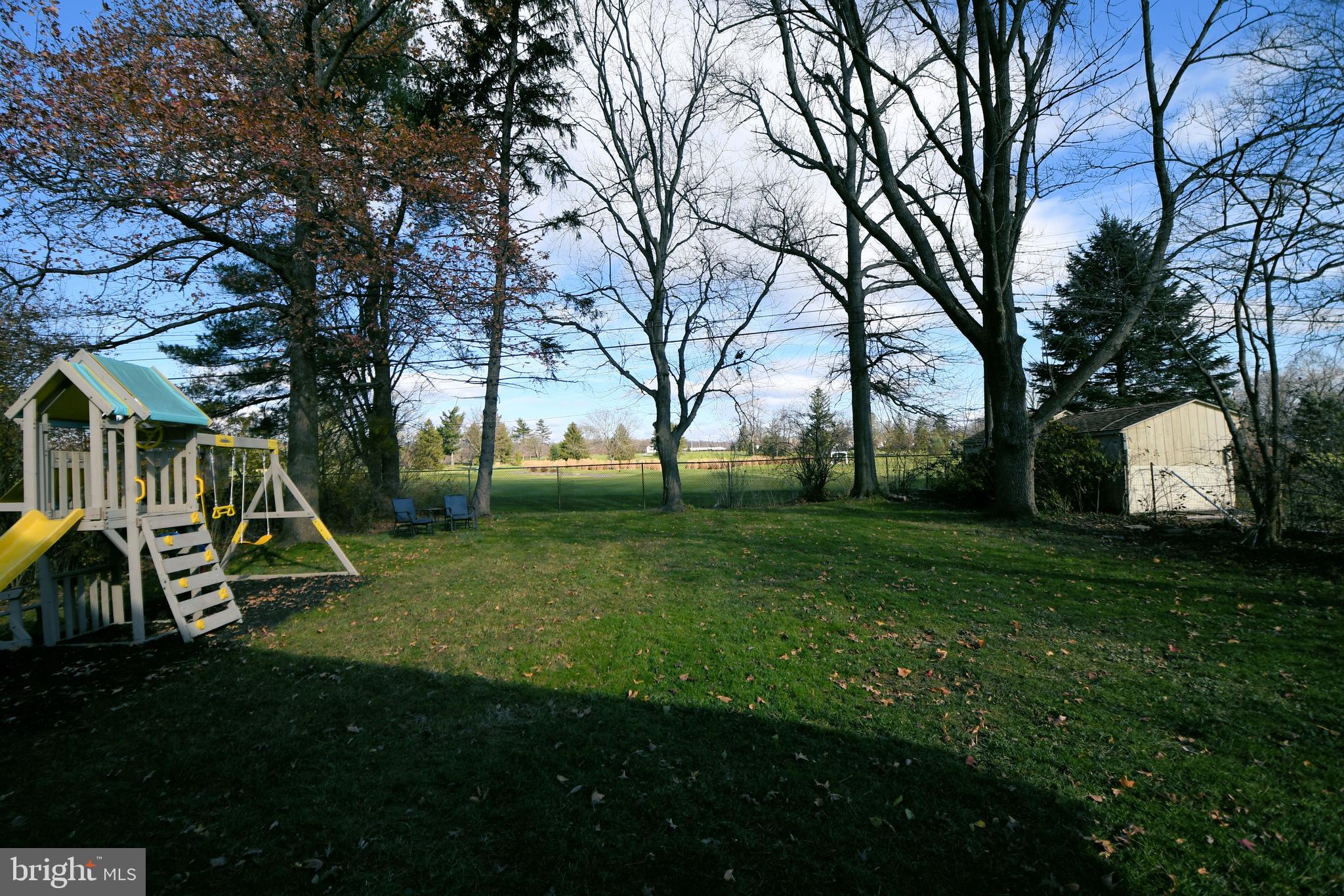 1811 Surrey Road Oreland, PA 19075 - Photo 44 of 48 Rear yard