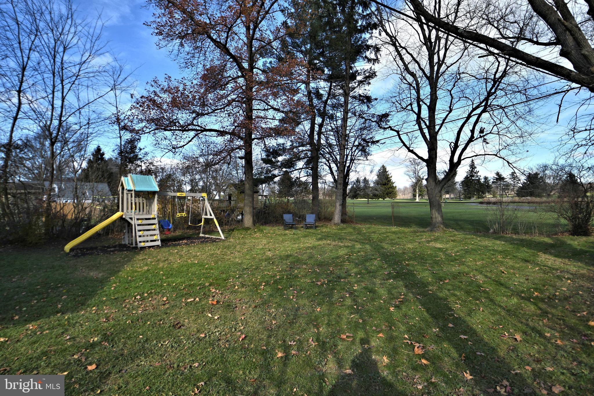 1811 Surrey Road Oreland, PA 19075 - Photo 46 of 48 Rear yard