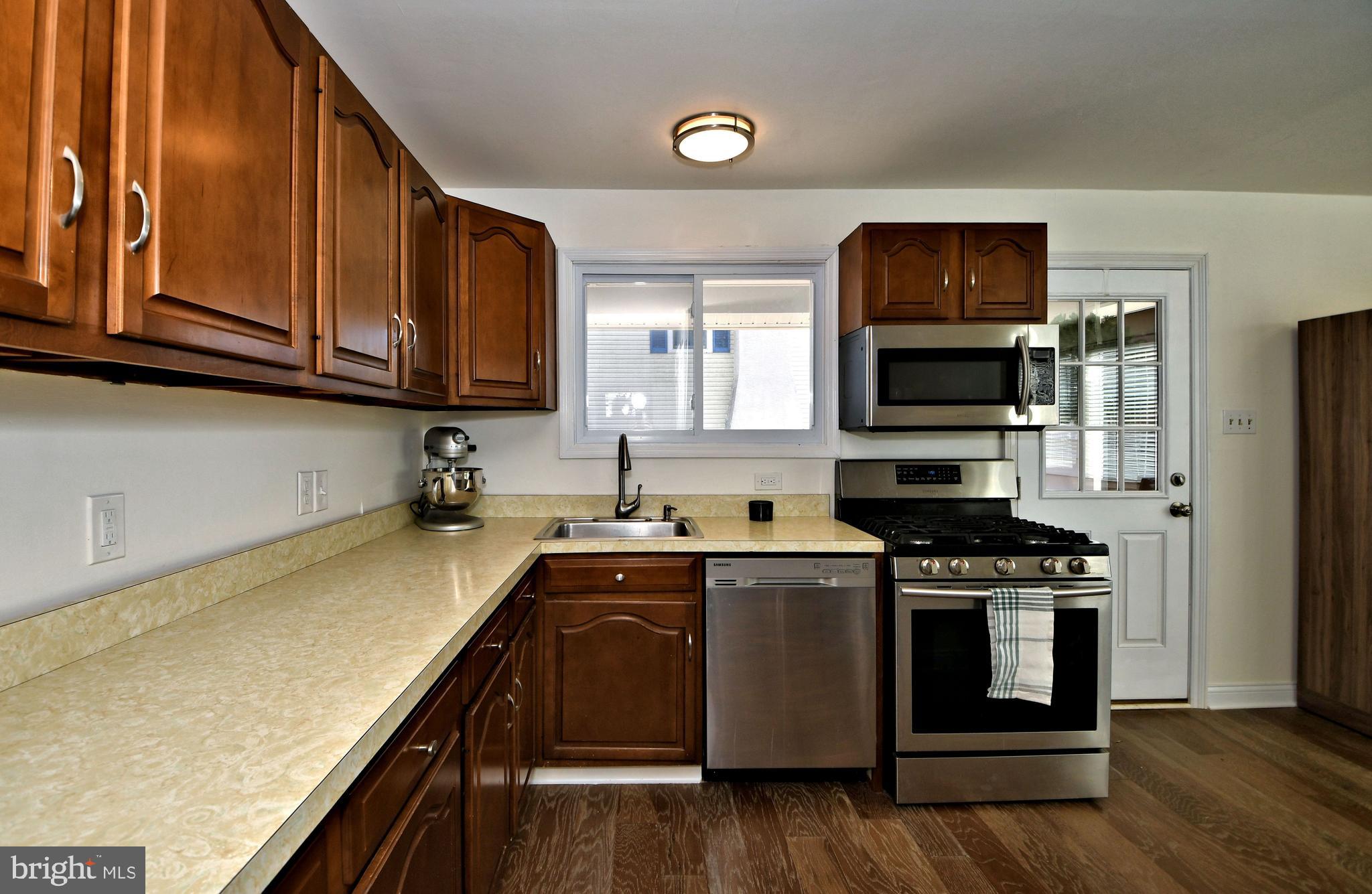 1811 Surrey Road Oreland, PA 19075 - Photo 10 of 48 Kitchen