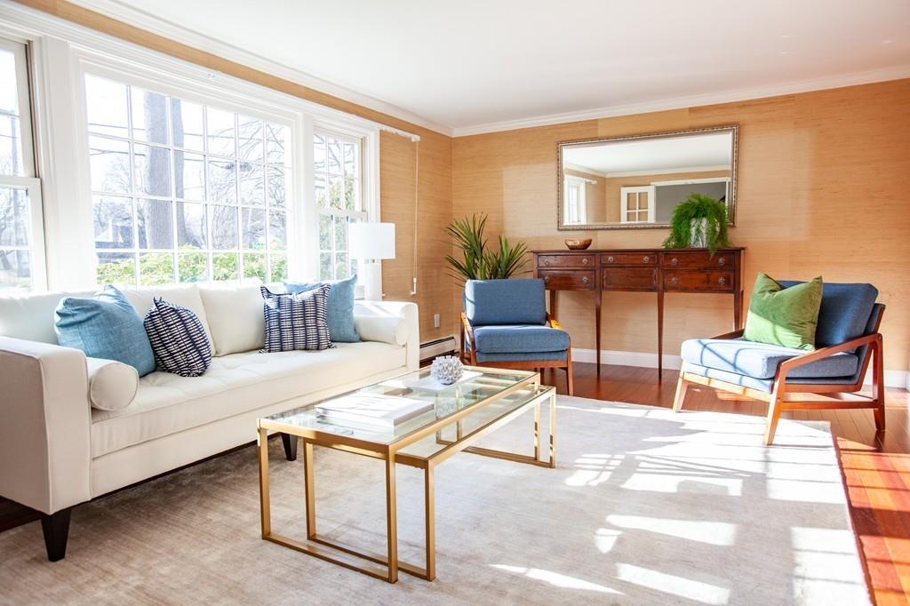 2 Pilgrim Road Wellesley, MA 02481 - Photo 3 of 22