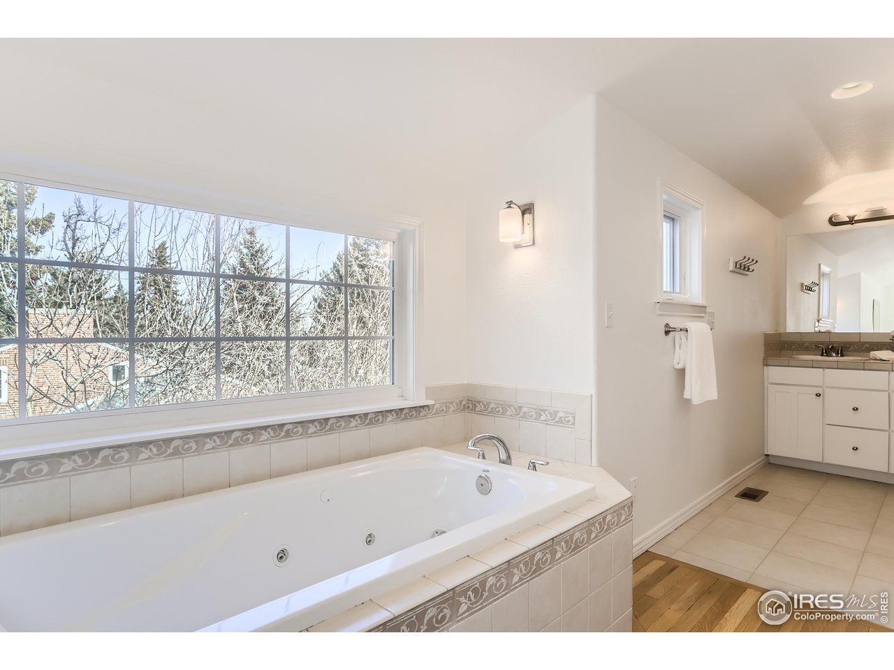 715 15th Street Boulder, CO 80302 - Photo 19 of 38 2nd Floor Primary Bathroom