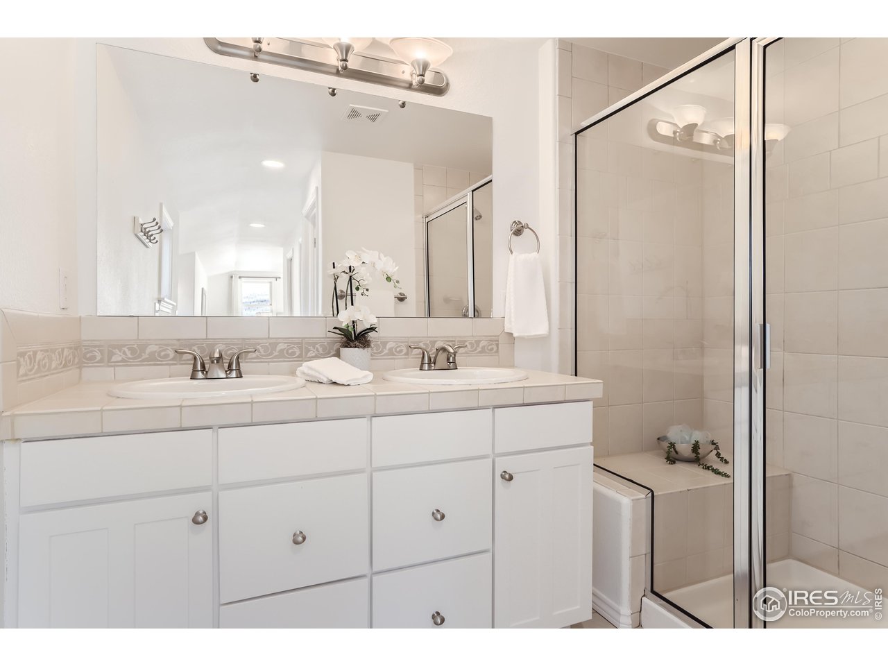 715 15th Street Boulder, CO 80302 - Photo 20 of 38 2nd Floor Primary Bathroom