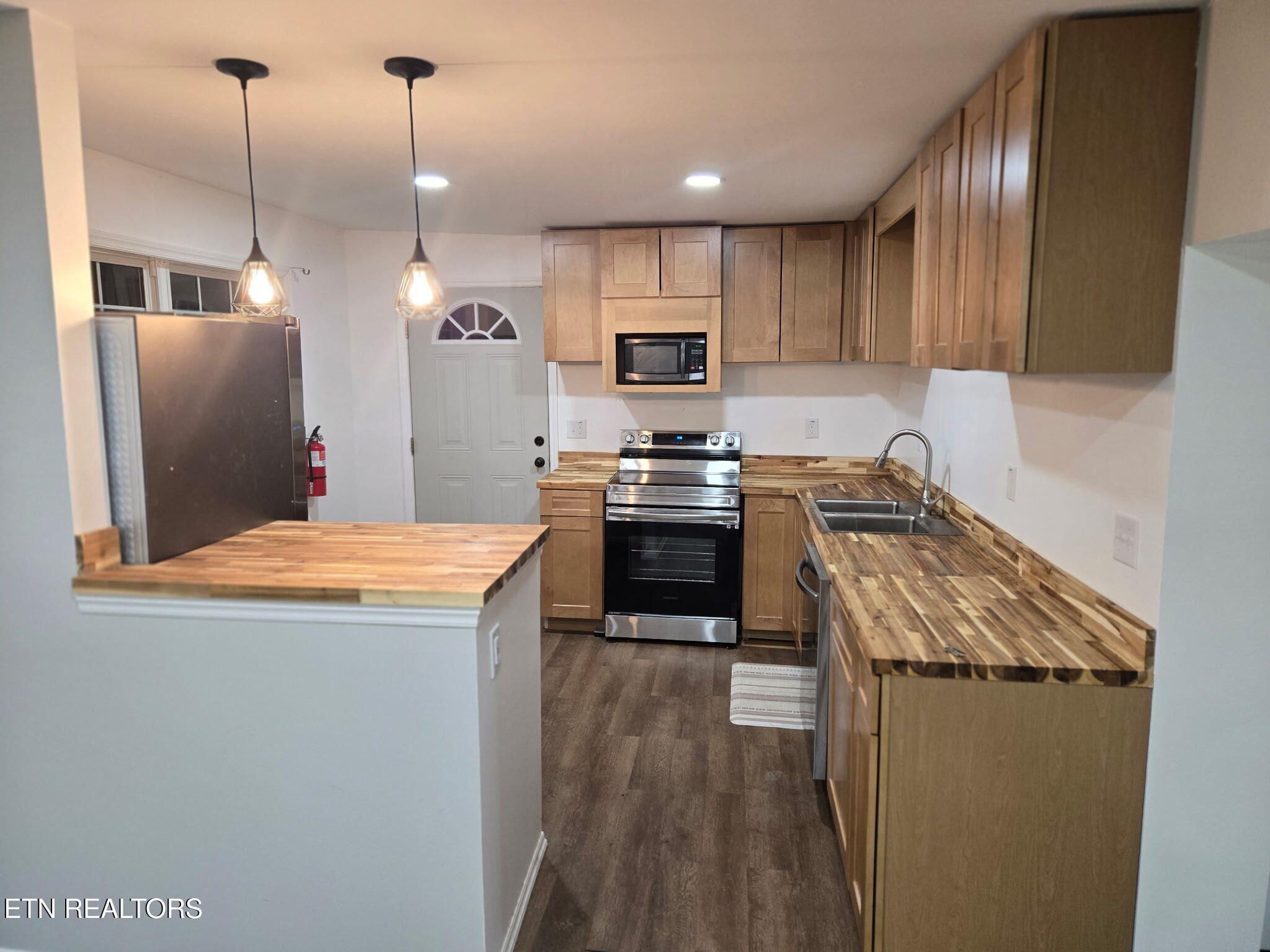 175 Andys Ridge Road Rocky Top, TN 37769 - Photo 2 of 20 6935673158363143299