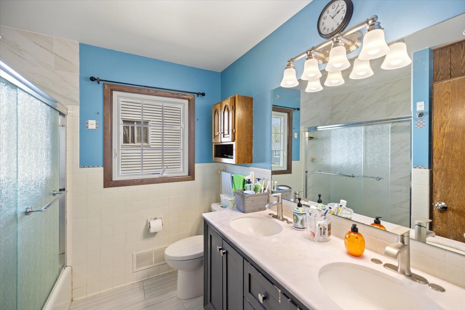 1436 East Old Shakopee Road Bloomington, MN 55425 - Photo 19 of 44