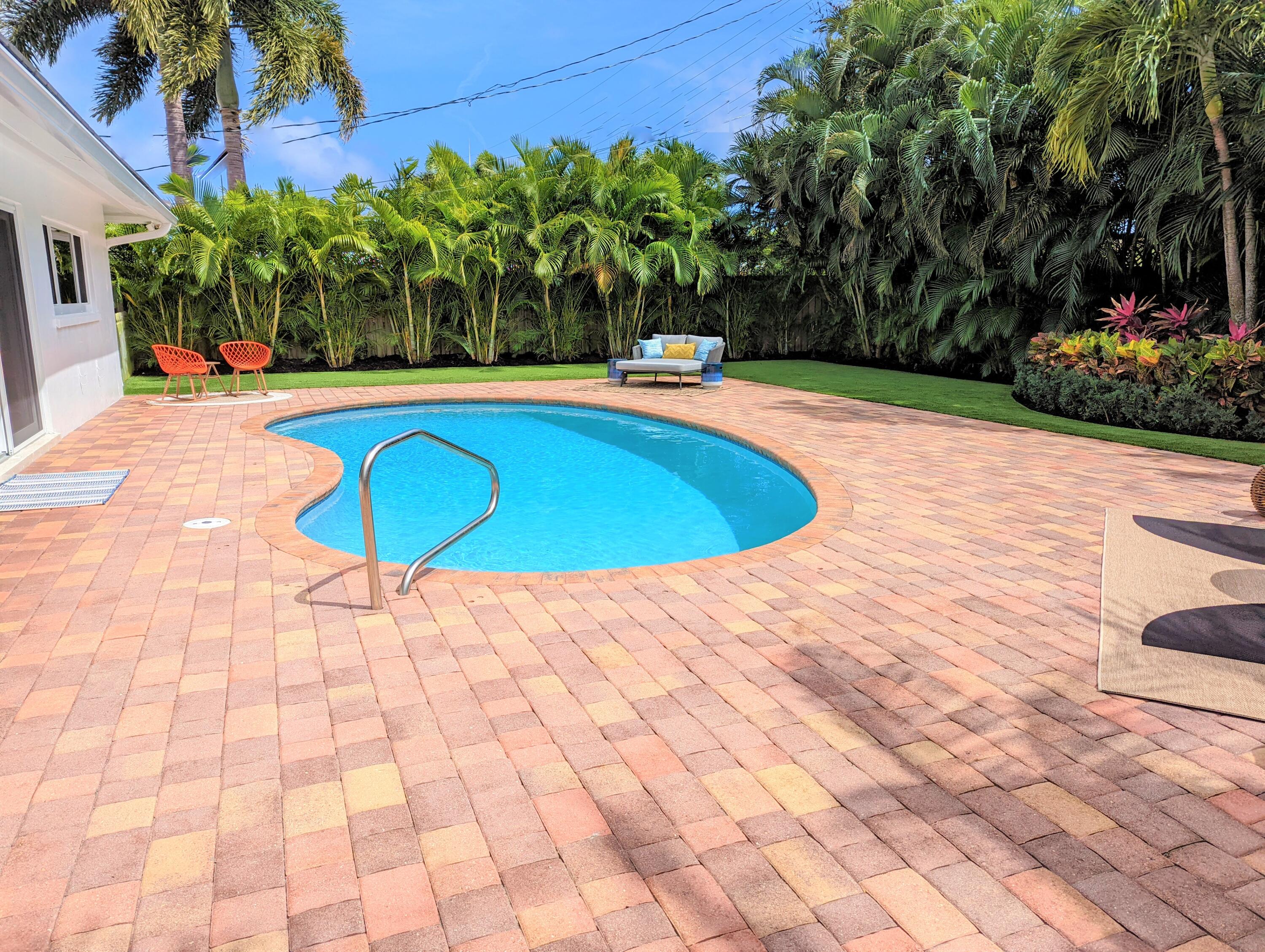 1332 Southwest 8th Street Boca Raton, FL 33486 - Photo 3 of 24 Backyard