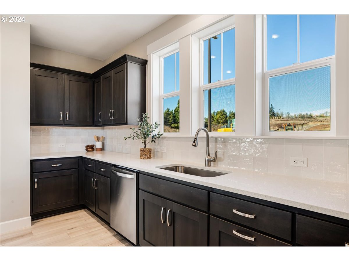 18100 Southwest Barrows Road Beaverton, OR 97007 - Photo 11 of 27 Gallery Image 11