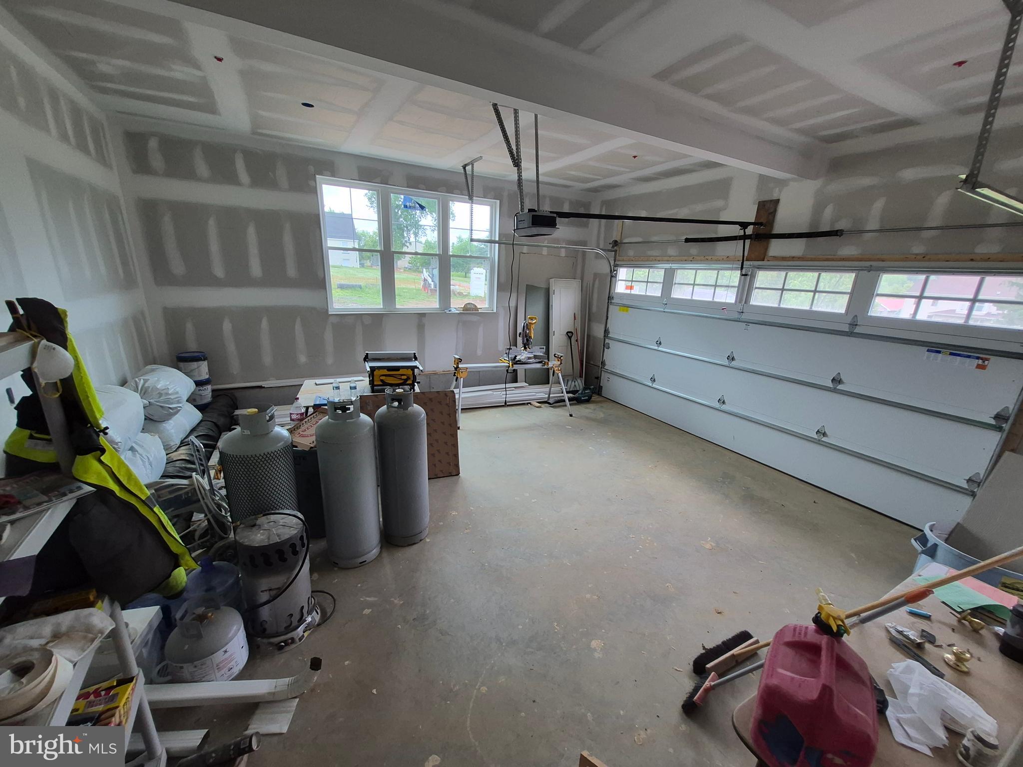 324 Bishop Hollow Road Newtown Square, PA 19073 - Photo 24 of 37 a room with gym equipment and window