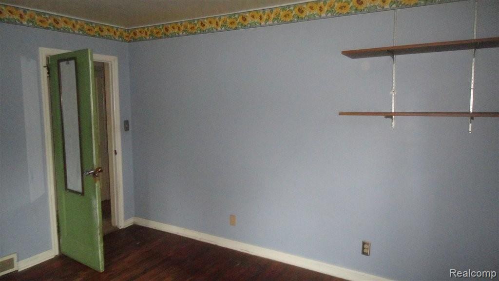 99 Ruth Avenue Pontiac, MI 48341 - Photo 14 of 19 DSC08505.JPG