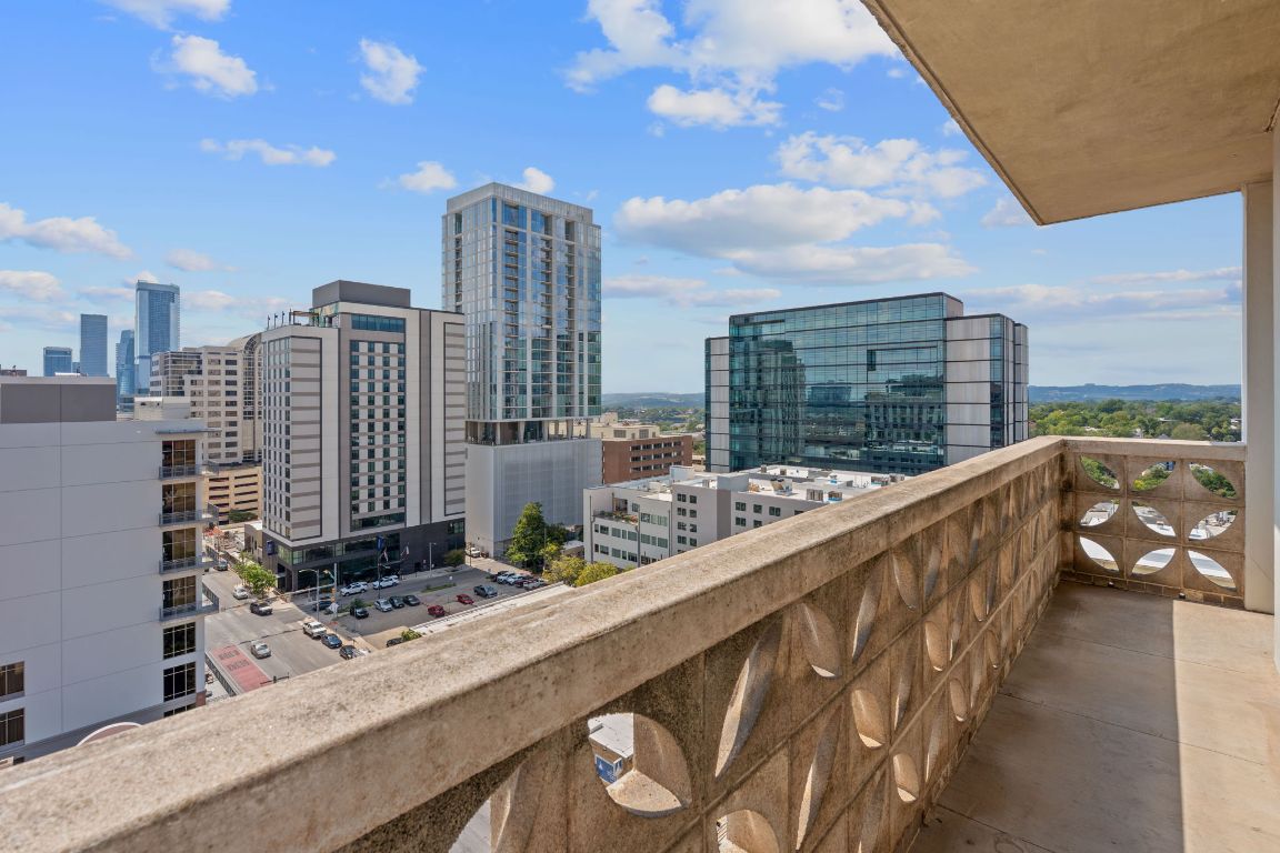 1801 Lavaca Street, Unit 12K Austin, TX 78701 - Photo 21 of 27 a view of balcony with city view