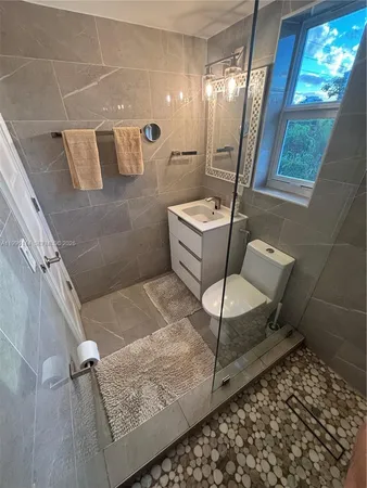 $3,400 | 1498 Jefferson Avenue, Unit 405, Miami Beach, FL 33139