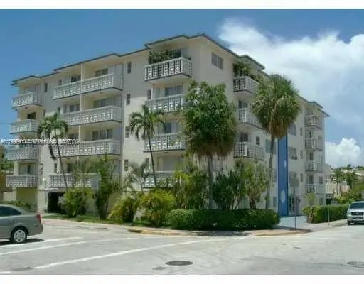 $3,400 | 1498 Jefferson Avenue, Unit 405, Miami Beach, FL 33139