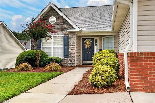 $260,000 | 676 Chas Court, High Point, NC 27265