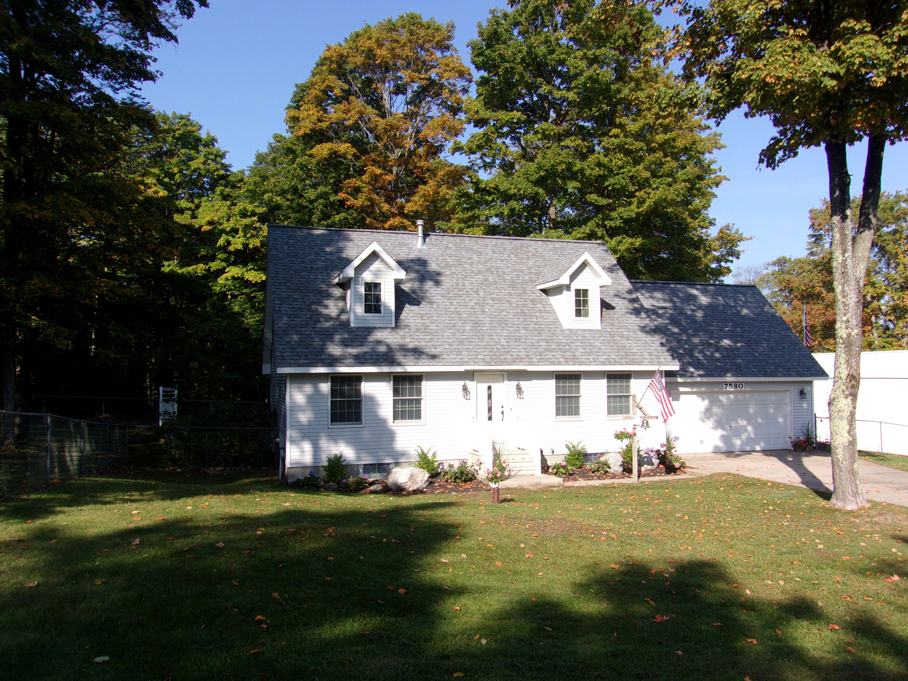 7580 Lakeview Road Alanson, MI 49706 - Photo 3 of 31 Gallery Image 3