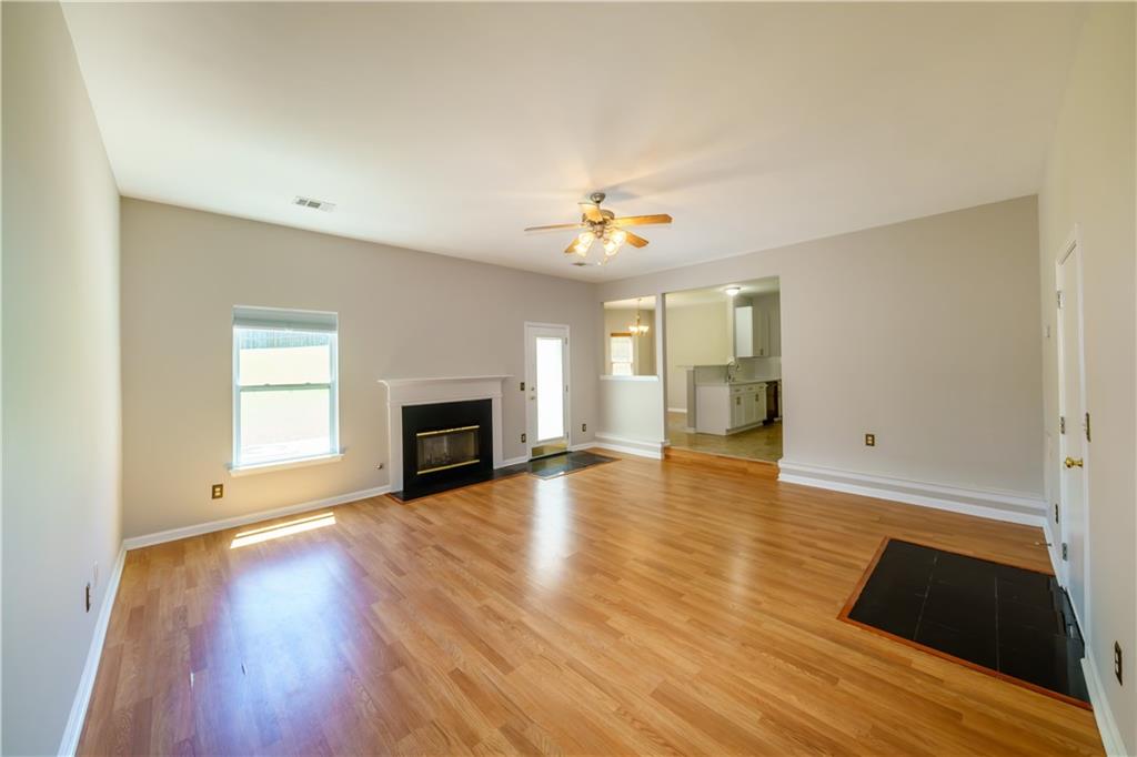 435 Rockbass Road Suwanee, GA 30024 - Photo 9 of 39