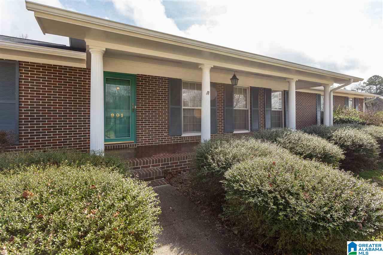 901 Magnolia Avenue Oneonta, AL 35121 - Photo 3 of 31