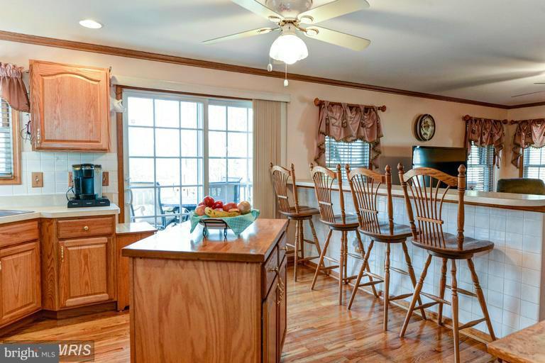 Open and Spacious Kitchen and Family Room