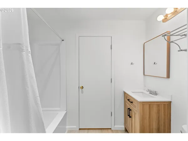 $250,000 | 3515 Southwest Barbur Boulevard, Unit R1, Portland, OR 97239