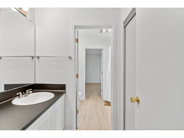 $250,000 | 3515 Southwest Barbur Boulevard, Unit R1, Portland, OR 97239