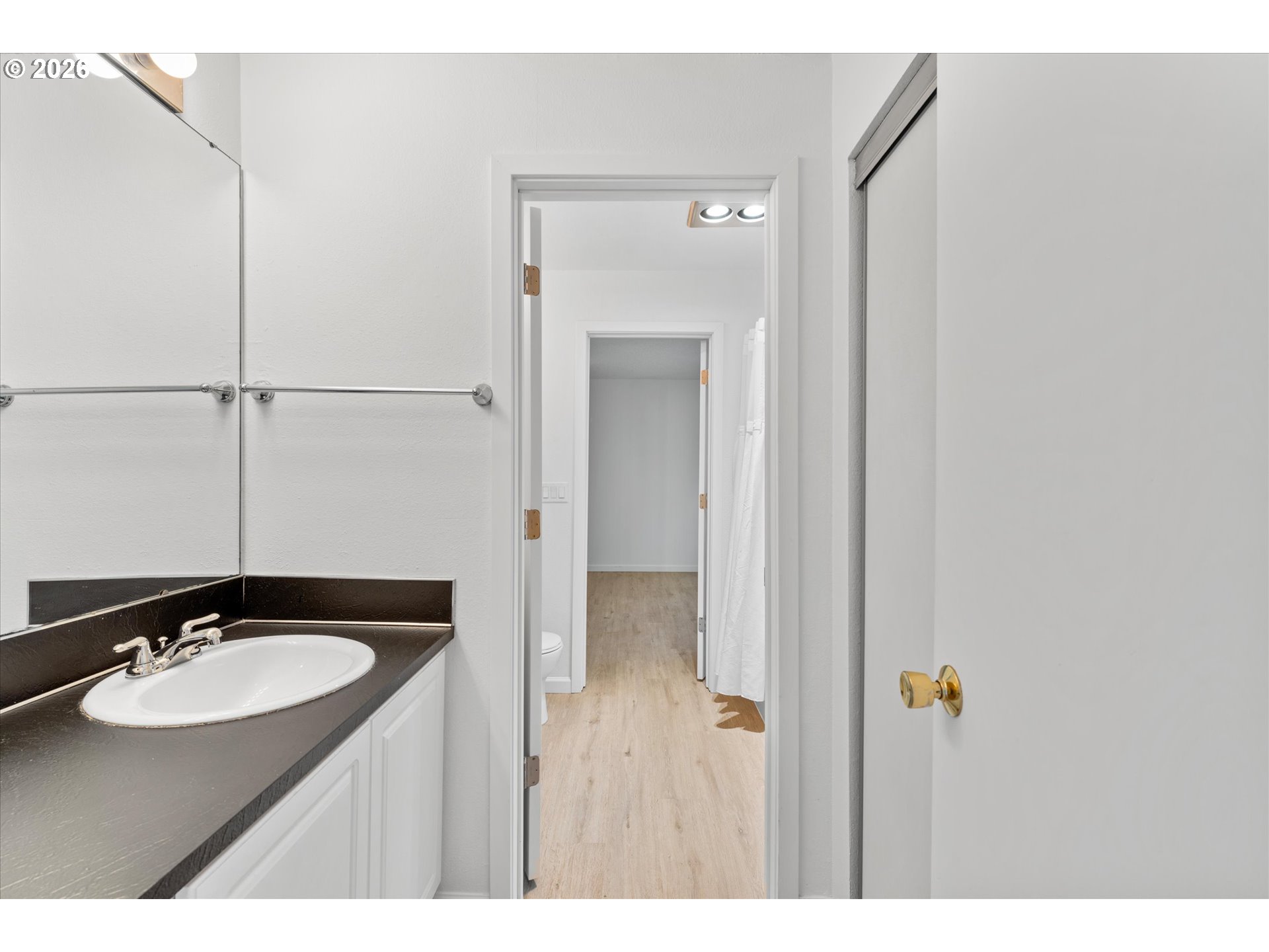 3515 Southwest Barbur Boulevard, Unit R1 Portland, OR 97239 - Photo 14 of 23 Bathroom