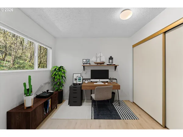 $250,000 | 3515 Southwest Barbur Boulevard, Unit R1, Portland, OR 97239