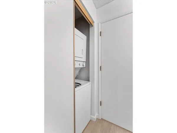 $250,000 | 3515 Southwest Barbur Boulevard, Unit R1, Portland, OR 97239