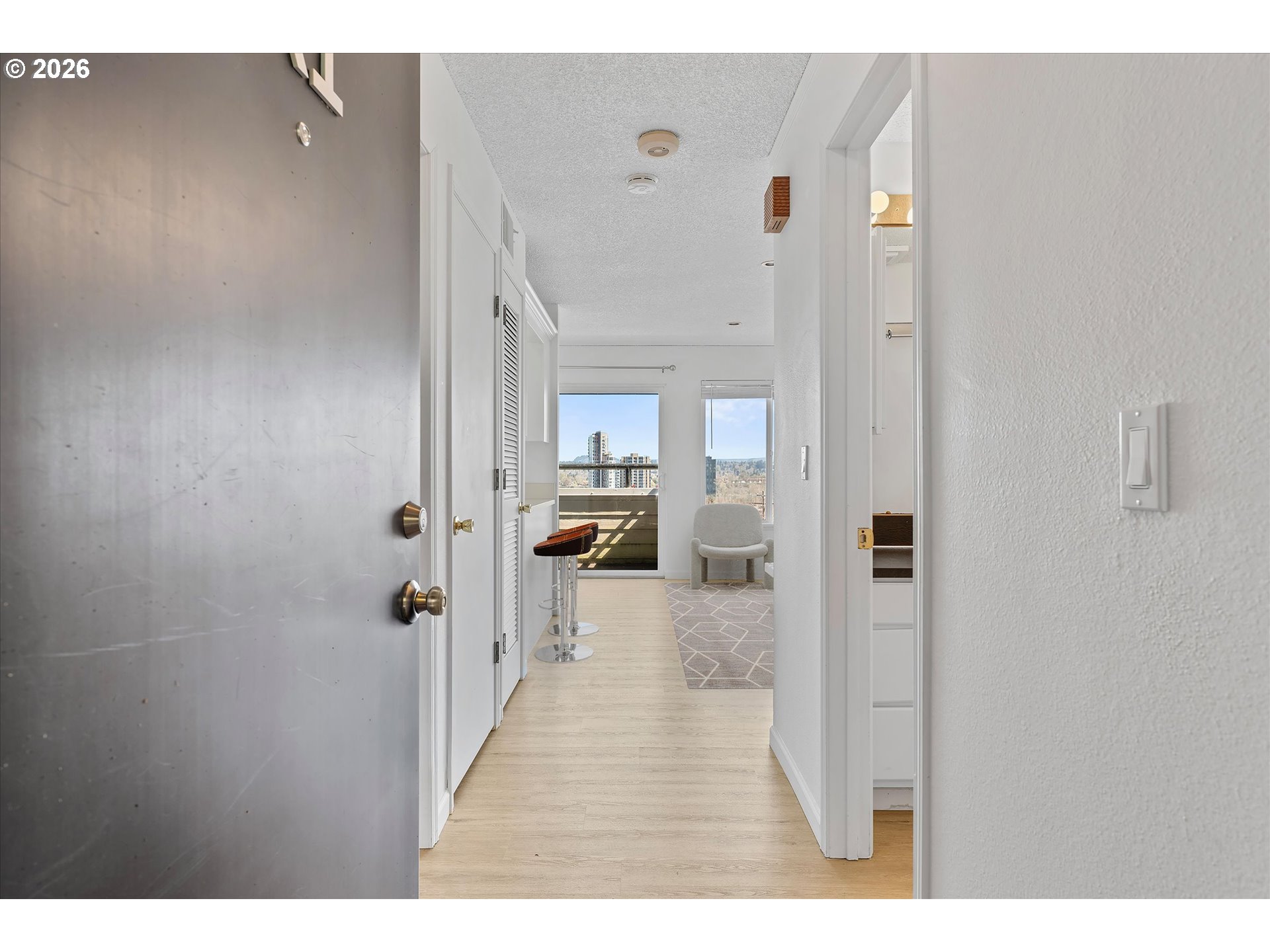 3515 Southwest Barbur Boulevard, Unit R1 Portland, OR 97239 - Photo 2 of 23 Entrance/Foyer