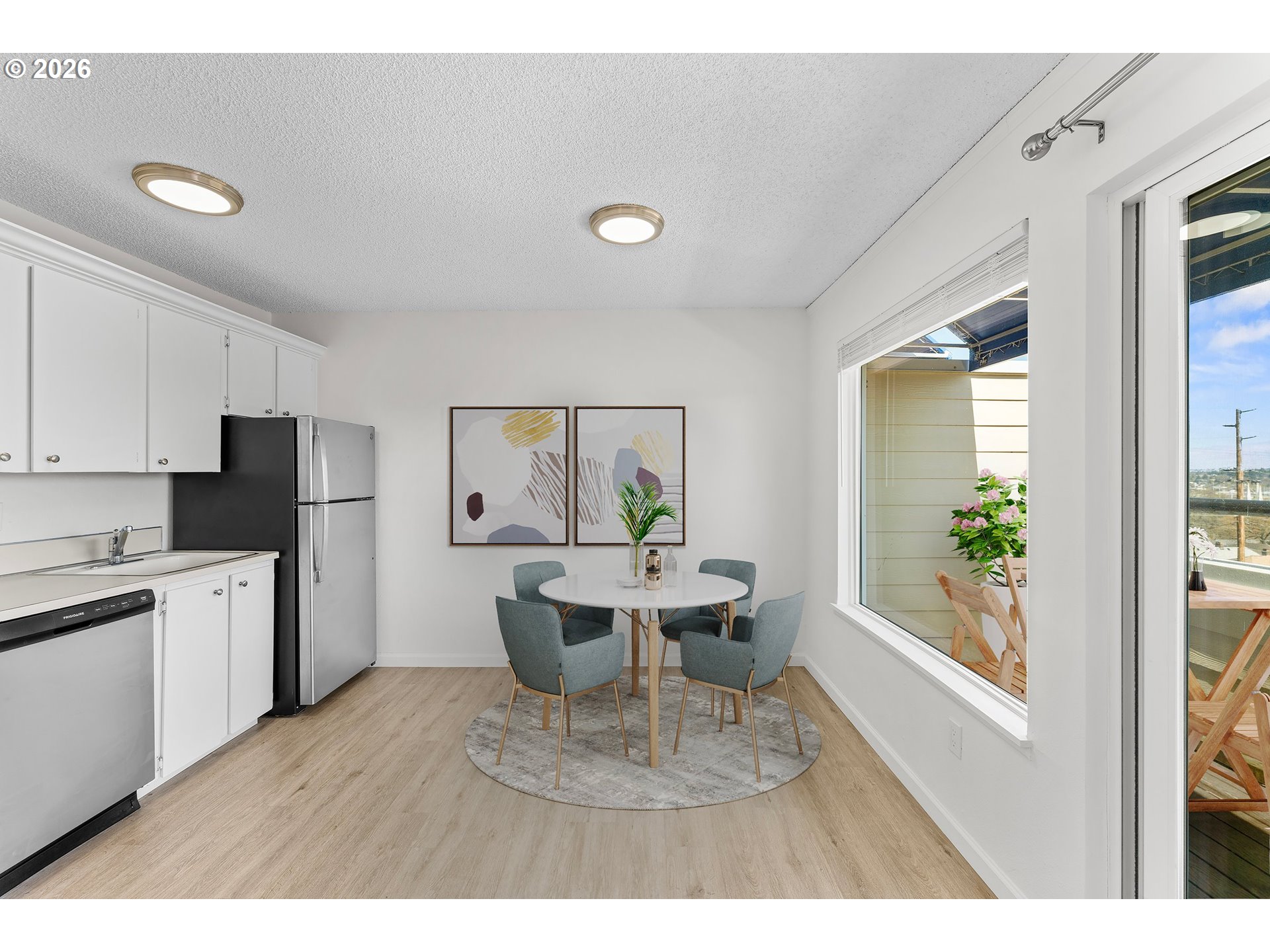 3515 Southwest Barbur Boulevard, Unit R1 Portland, OR 97239 - Photo 4 of 23 Kitchen/Dining Room